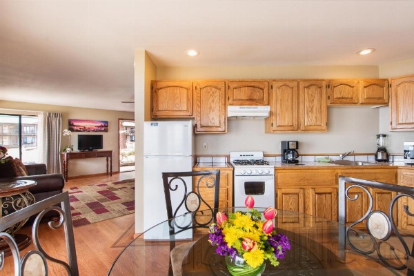 Mourelatos Lakeshore Resort image 12