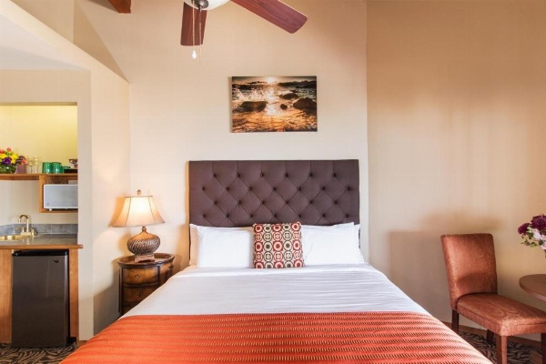 Mourelatos Lakeshore Resort image 21